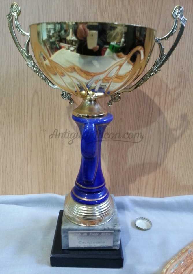 Trofeo deportivo. Tenis. Trofeo vintage.