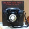 Teléfono antiguo de pared. Años 50. Fuerte y pesado.