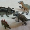 Dinosaurios de juguete. Fabricados en plástico y goma.