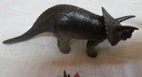 Dinosaurios de juguete. Fabricados en plástico y goma.
