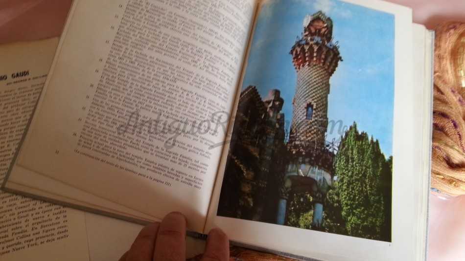 LIbro ANTONIO GAUDÍ. Año 1966.