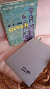 LIbro ANTONIO GAUDÍ. Año 1966.