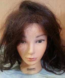 Cabezas de peluquería para aprender a peinar cabello. Pareja. Maniquís peluquero. Años 90