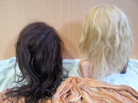 Cabezas de peluquería para aprender a peinar cabello. Pareja. Maniquís peluquero. Años 90