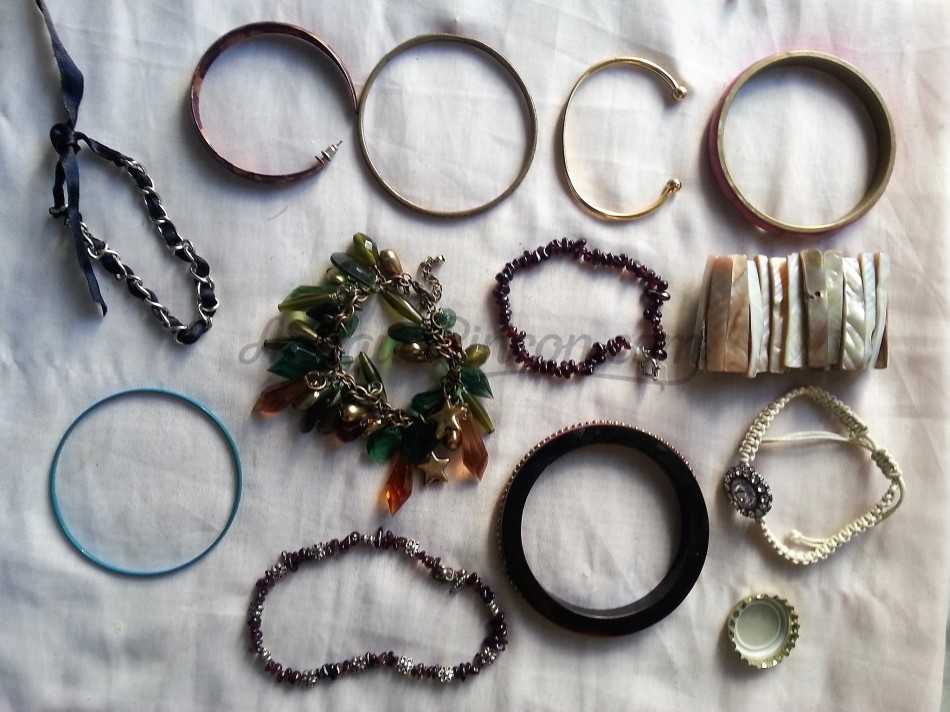 Bisutería vintage. Pulseras. 12 uds. Muy bonitas.