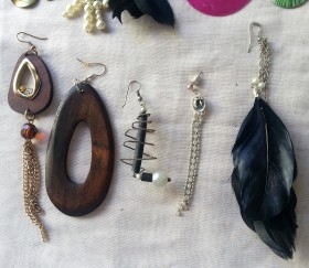 Pendientes sin pareja. Lote de 12 penmdientes desparejado.