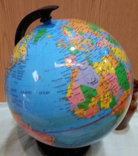 Globo terráqueo. Bola del mundo de los años 80. Preciosa pieza.