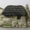 Casa en miniatura. Colección. Fabricada por la marca ACADEMIA. Resina pintada a mano.