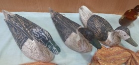 Patos señuelo. En madera policromada. Antiguos. Años 60-70