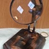 Lupa de gabinete estilo vintage en madera y metal. Réplica nueva a estrenar.