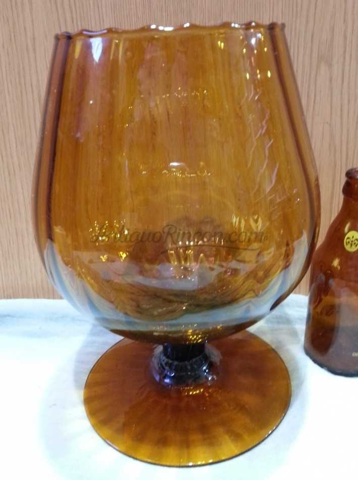 Copón de los años 70. Vidrio ámbar. Copón de los años 70. Vidrio ámbar.