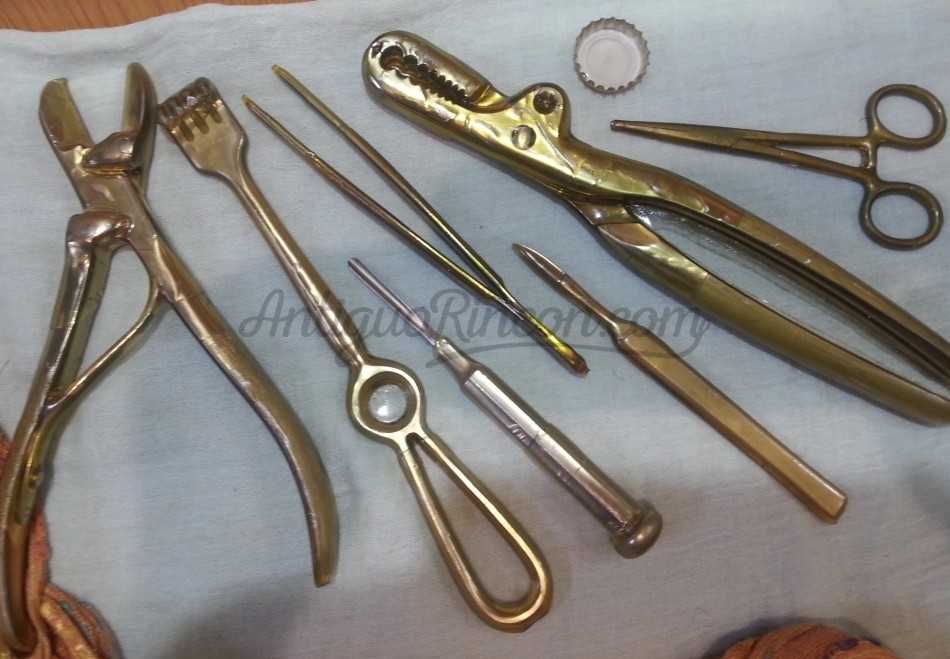 Instrumental quirúrgico. 7 instrumentos médicos años 70. Perfecto estado.
