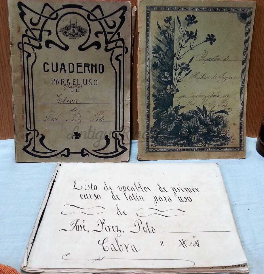 Cuadernos antiguos de escuela. Años 60