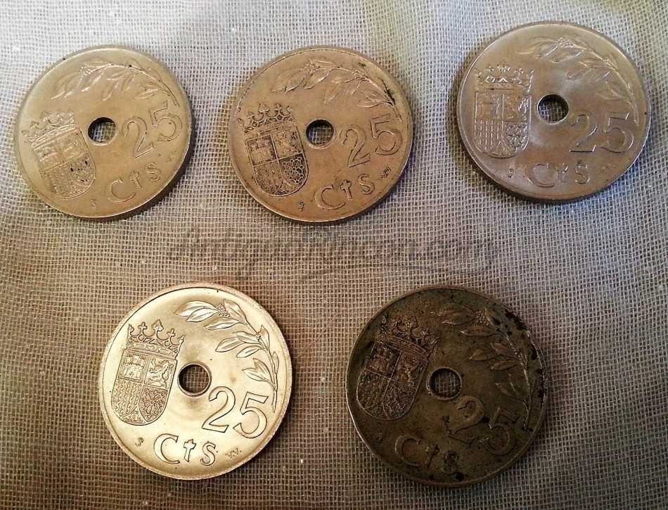 Monedas de 25 céntimos del año 1.937. Escudo falangista. 5 piezas.