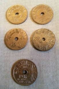 Monedas de 25 céntimos del año 1.937. Escudo falangista. 5 piezas.