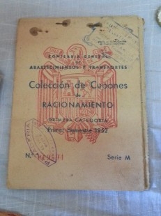 Cartilla de racionamiento. Año 1952. Buen estado general.