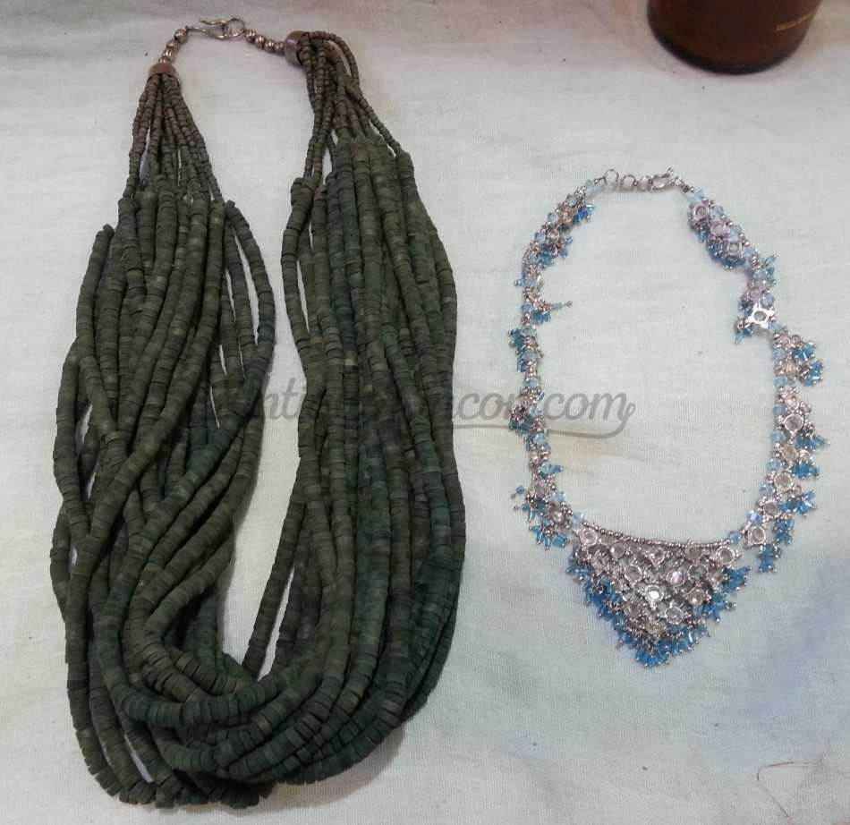 Collares vintage. 2 piezas diferentes.