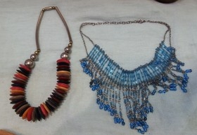 Collares  vintage. 2 piezas diferentes.