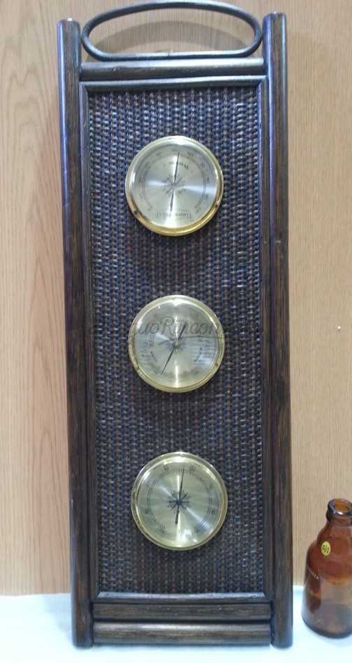 Barómetro Vintage. En madera y vidrio. Barómetro Vintage. En madera y vidrio.