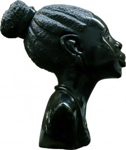 Busto mujer africana en piedra. Mineral Serpentina. 6