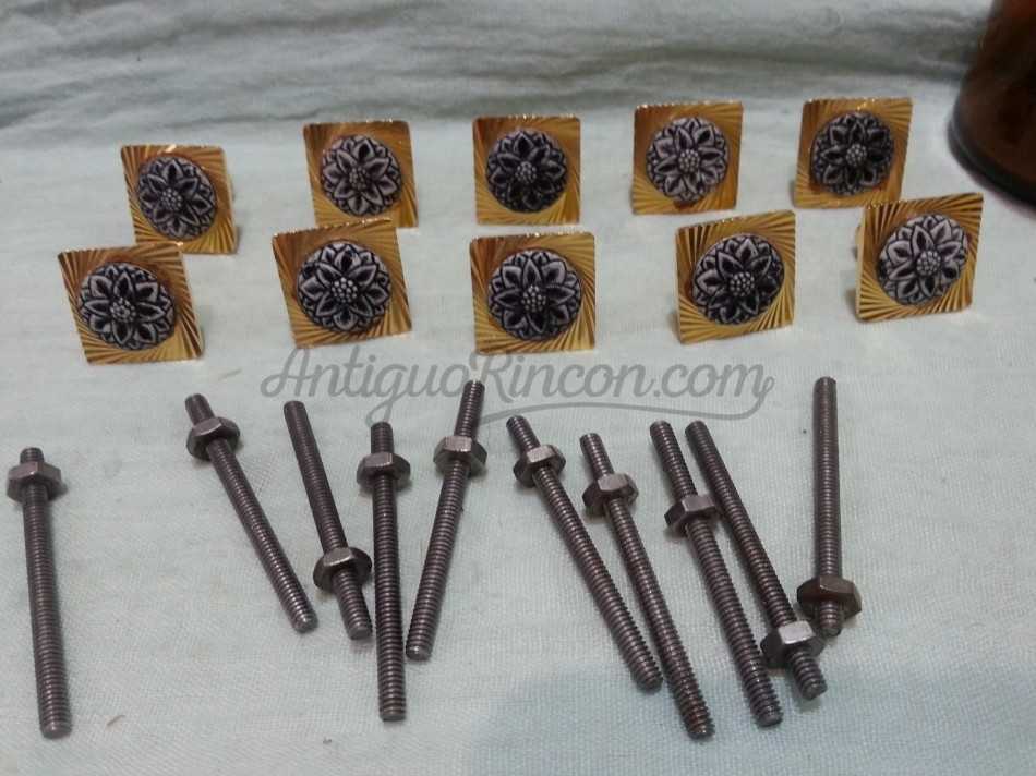 Pomos y Tiradores para reutilizar o decorar. Conjunto de 10 unidades Pomos y Tiradores para reutilizar o decorar. Conjunto de 10 unidades