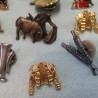 Lote de 16 pins variados temas