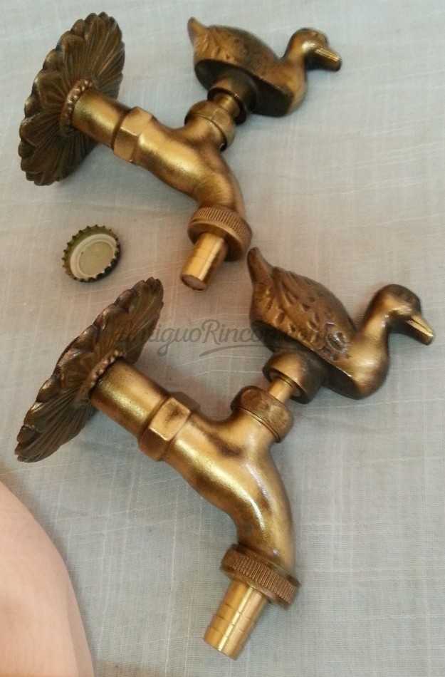 Grifo en bronce. Pareja. Forma de pato. Nuevos