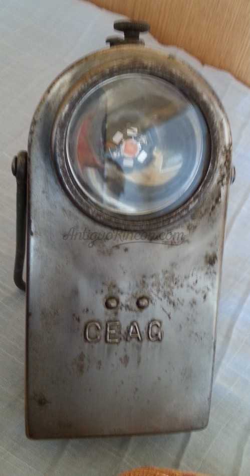 Linterna antigua. Años 50. Magnífico objeto de colección. Linterna antigua. Años 50. Magnífico objeto de colección.