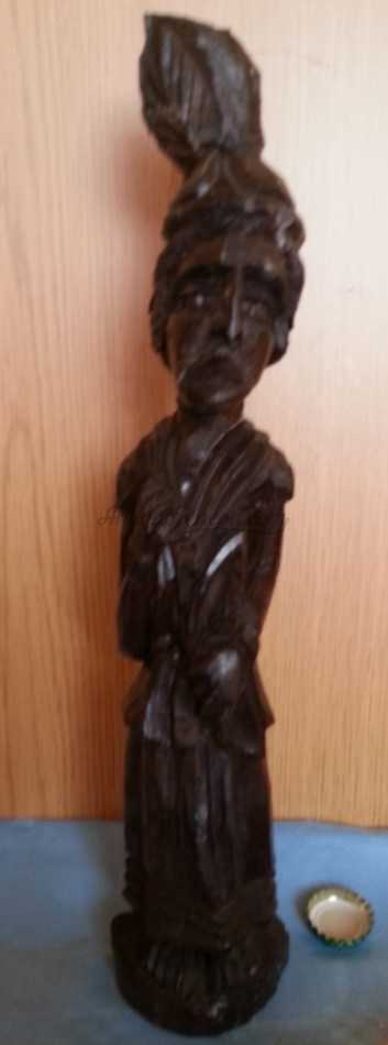 Figura tallada en madera de Jacaranda Figura tallada en madera de Jacaranda