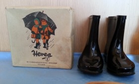 Botas de goma para niños. Marca Hevea. Nuevas