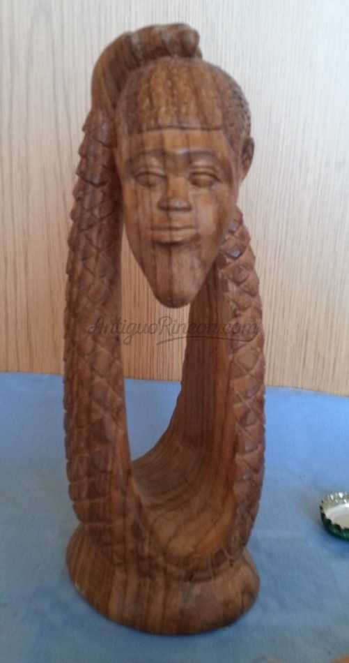 Escultura en madera tallada. Mozambique. Artesanía africana