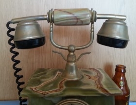 Teléfono de alabastro. Años 60. Funcionando perfectamente.