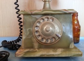 Teléfono de alabastro. Años 60. Funcionando perfectamente.