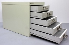 Gabinete hospitalario. Cajonera médica años 60-70. Buen estado. Metálico.