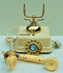 Teléfono años 70. Origen francés. Curioso y bello.