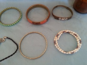 Bisutería. Pulseras. 12 unidades. Muy Bonitas