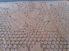 Mantel bordado. Años 70. Maravilloso.