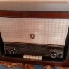 Radio de válvulas antigua. Marca PHILIPS. Precioso objeto principios años 60