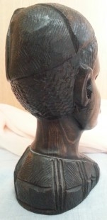 Escultura en madera. Origen África. Años 2000.