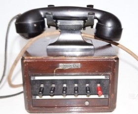 Teléfono Dictógrafo antiguo. Años 40-50. Curioso aparato para coleccionistas. De antiguo bunker alemán.