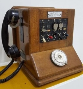 Centralita telefónica antigua. Años 30. Impresionante aparato. Teléfono. Origen francés.