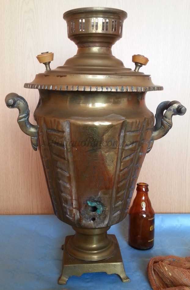 Samovar antiguo en cobre. Objeto decorativo