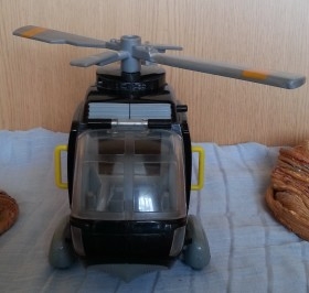 Helicóptero en plástico duro. Años 2000
