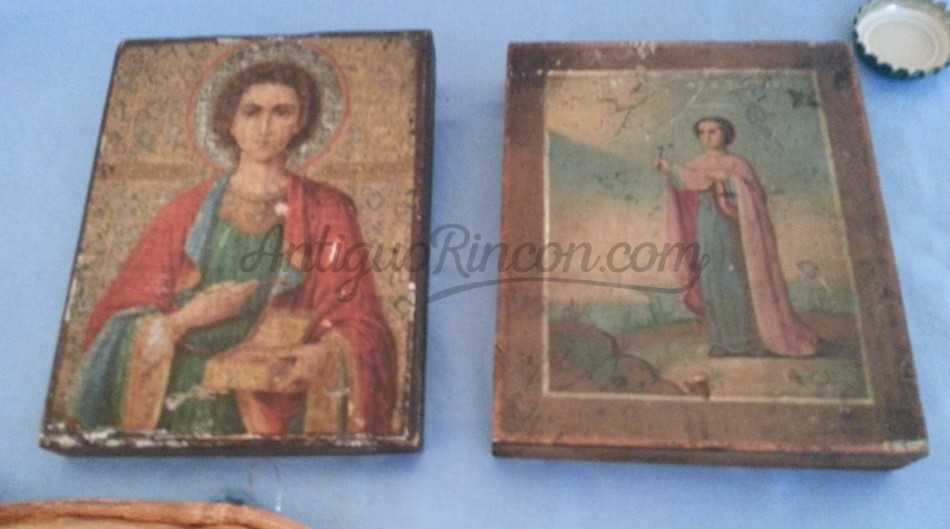 Iconos religiosos sobre tabla de madera maciza. Años 50.Pareja Iconos religiosos sobre tabla de madera maciza. Años 50.Pareja