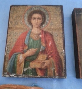 Iconos religiosos sobre tabla de madera maciza. Años 50.Pareja