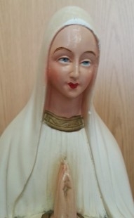 Virgen María. Fabricada en Loza de Barro. Siglo XX