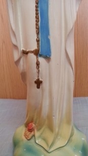 Virgen María. Fabricada en Loza de Barro. Siglo XX