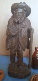 Escultura de Peregrino  en madera tallada. Artesanía