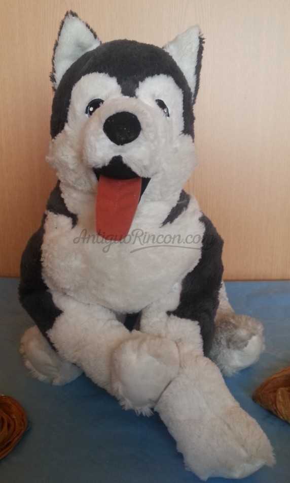 Peluche. Precioso perro Husky. Año 200