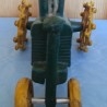 Tractor de juguete en pesado hierro. Años 50